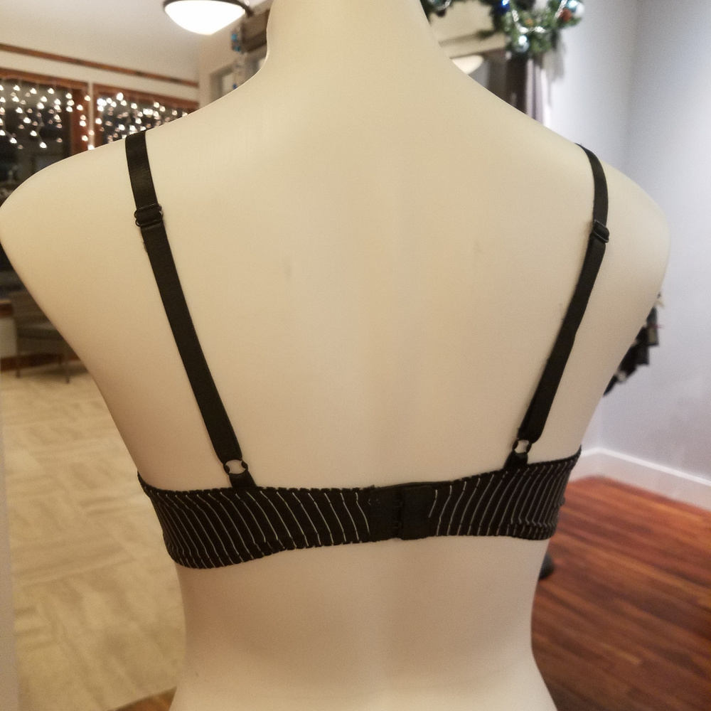 NWT - Black & White Pinstripe Bra & Thong Set - Picture 4 of 7